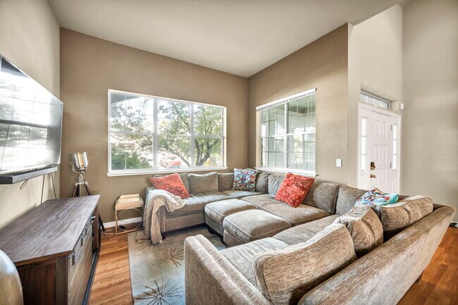 Building Photo - 4731 Ellicott Wy