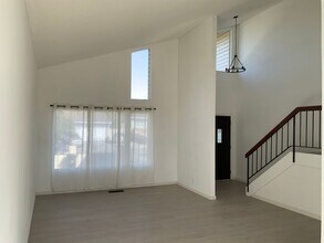 Building Photo - Stunning Remodeled 4 bedroom Hercules Home