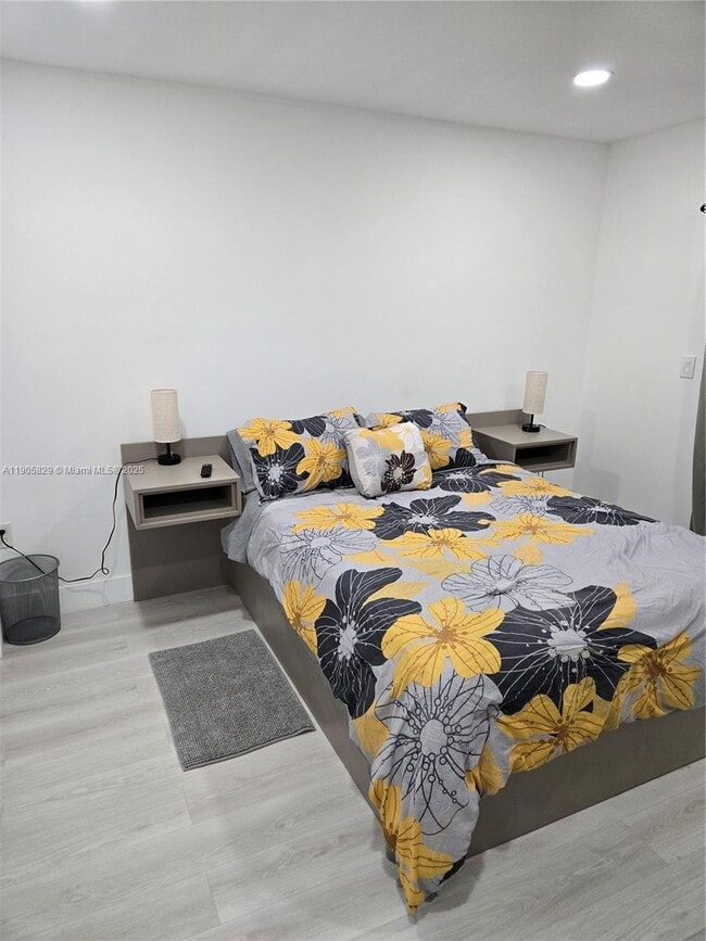 Building Photo - 251 NE 187th St