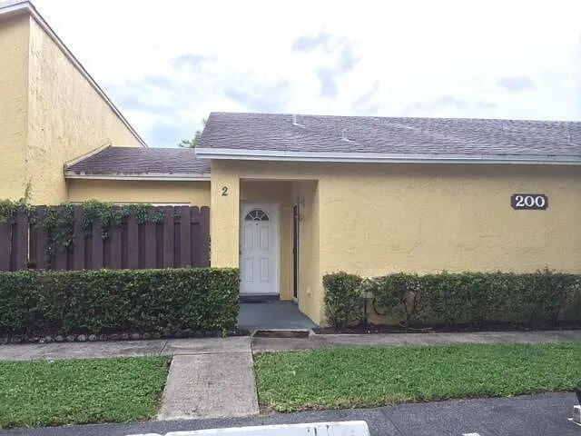 Building Photo - 200 Sparrow Dr