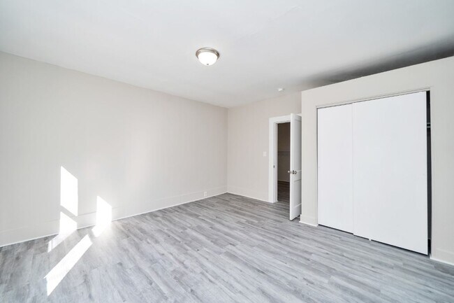 Building Photo - STUNNINGLY REMODELED • SUPER SPACIOUS • WON’T LAST LONG!