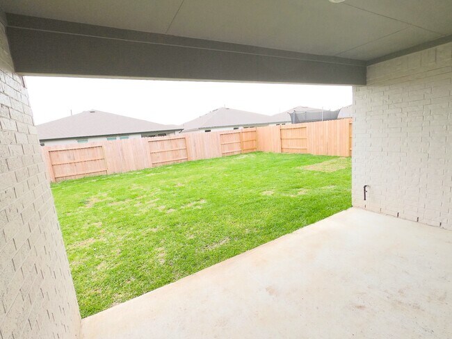 Building Photo - 1119 Hyde Lk Ln