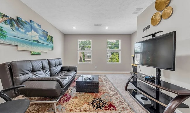 Building Photo - Charming 4 beds 5 baths in Brunswick!