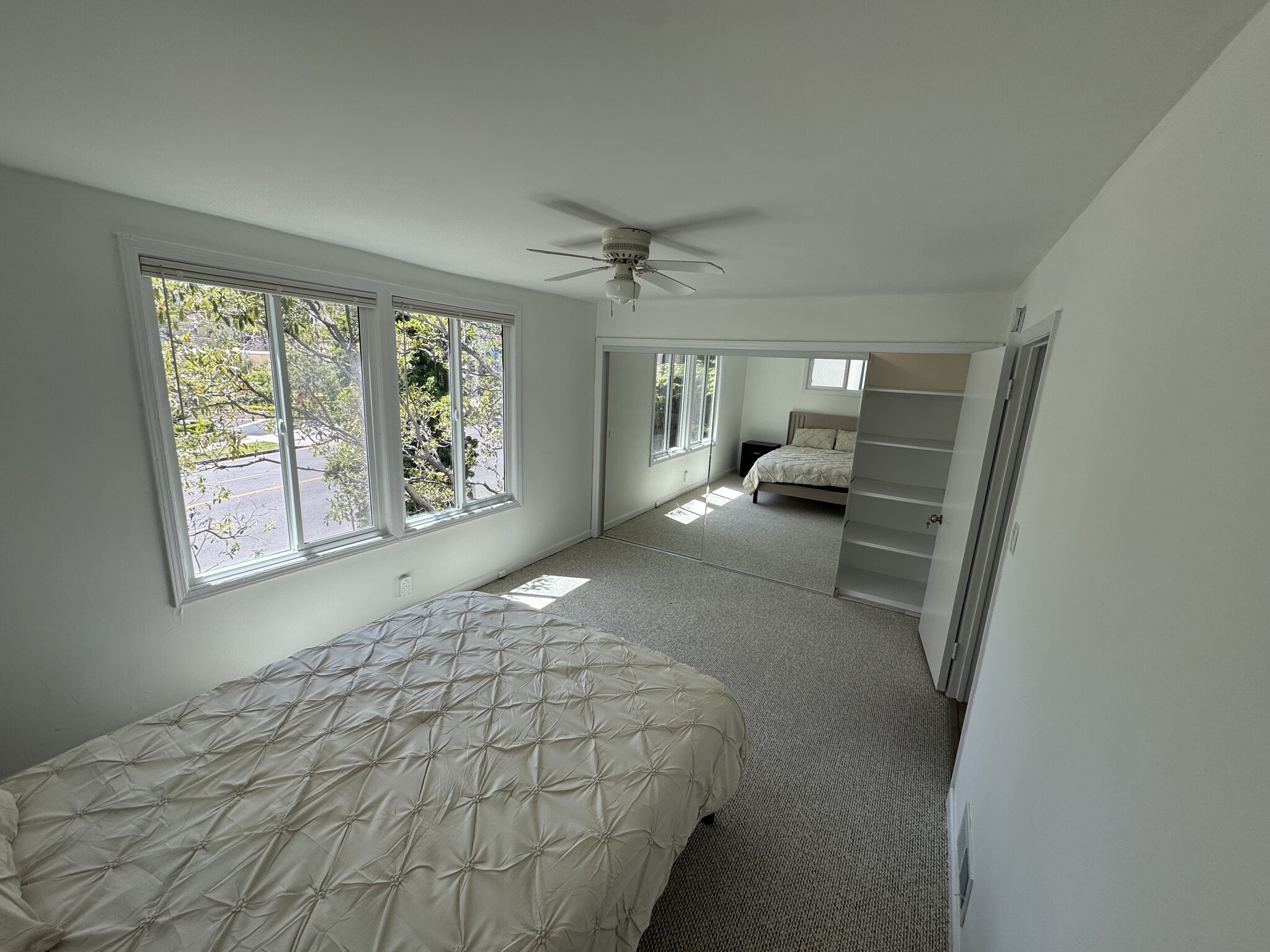 Large 2nd bright bedroom . All news mattresses and bedding - 1320 S Beverly Glen Blvd