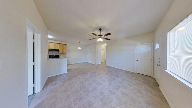 Building Photo - 627 Luther Dr