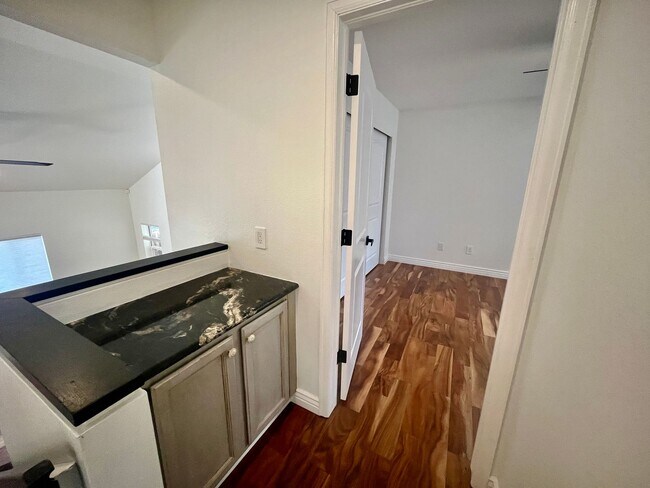 Building Photo - Beautifully Renovated 4-Bedroom Home in Canterberry Crossing