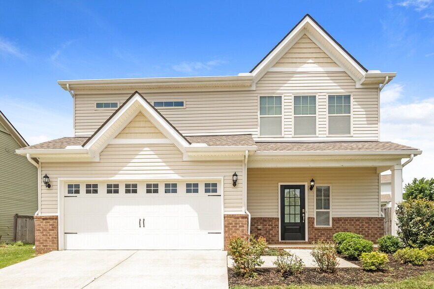 Primary Photo - 1005 Keeneland Dr