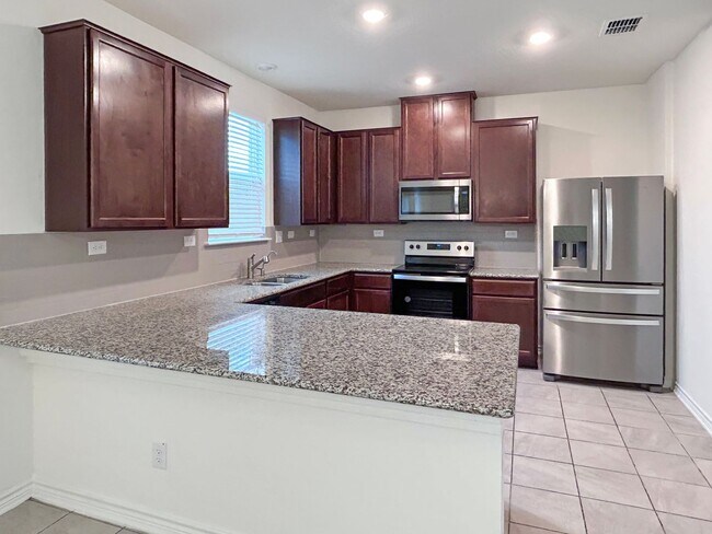 Building Photo - Open-Concept Converse Home with Loft + Covered Patio