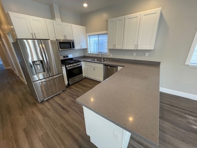 Building Photo - 1946 E 20th St