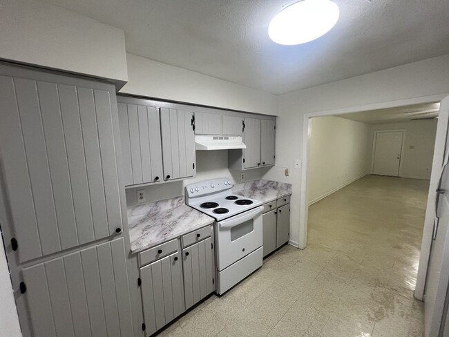 Building Photo - 2 bedroom, 2 bath apartments in Sherwood F...