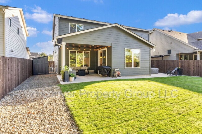 Building Photo - 746 SE 38th St