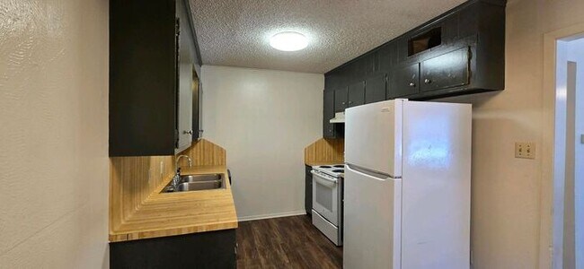 Building Photo - Charming 2-Bedroom Home for Rent – Comfortable & Convenient Living!