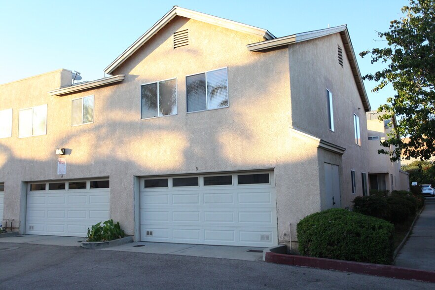 Subject unit (corner) - 11068 Sharp Ave