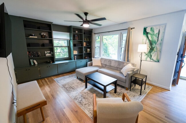 Building Photo - 617 Rockcreek Rd