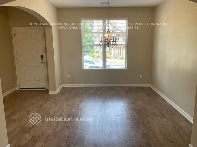 Building Photo - 729 Emporia Loop