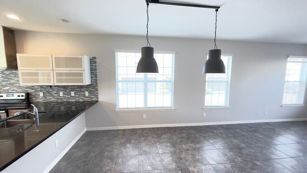 Building Photo - 7255 Shadeview Alley