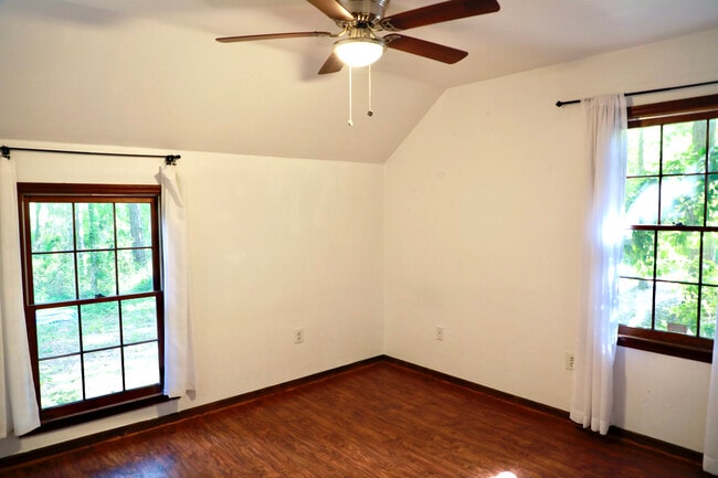 Building Photo - Founders Hill Haile Plantation