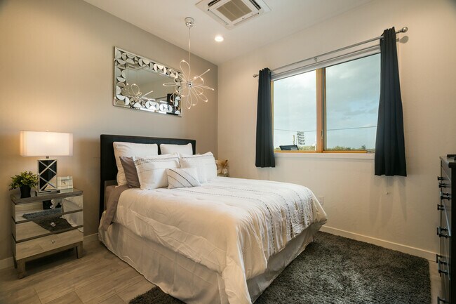 Building Photo - 3600 Central Ave SE