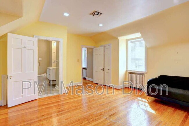 Building Photo - 5304 Springlake Way