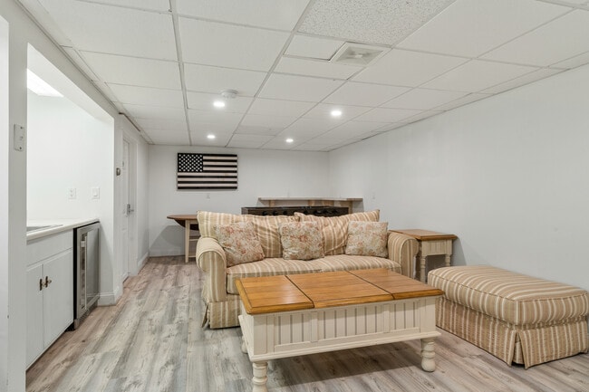 Building Photo - 207 Beach Ave