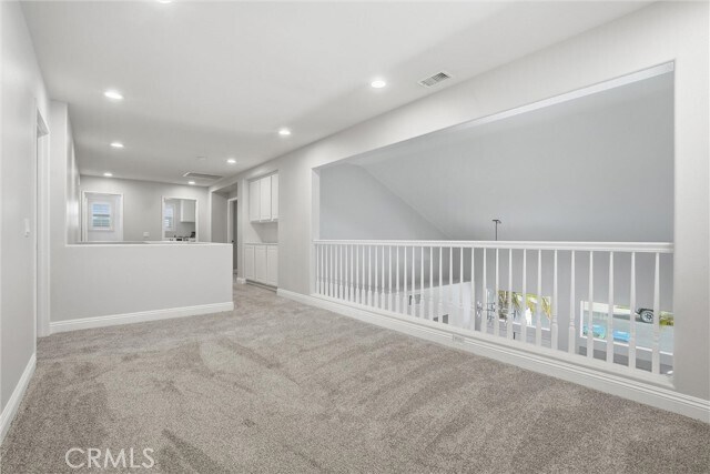 Building Photo - 35 Sunny Slope