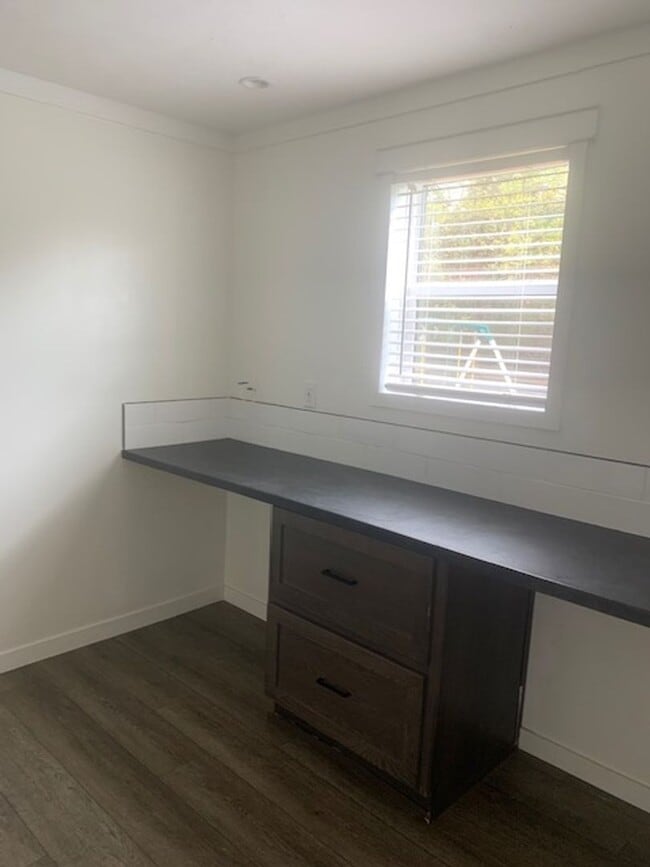 Building Photo - 561 Morris Bridge Rd