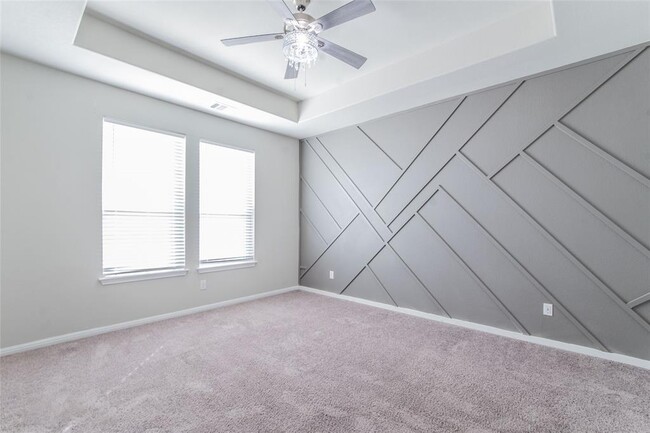 Building Photo - 921 Medina Wy