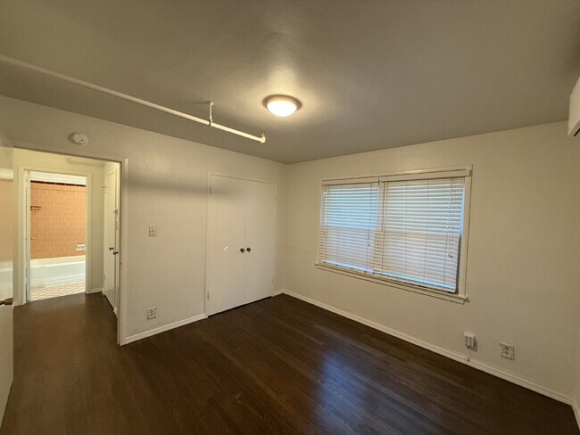 Building Photo - Charming 1-bed 1-bath apartment in Midtown!