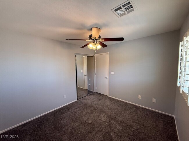 Building Photo - 684 Magrath St