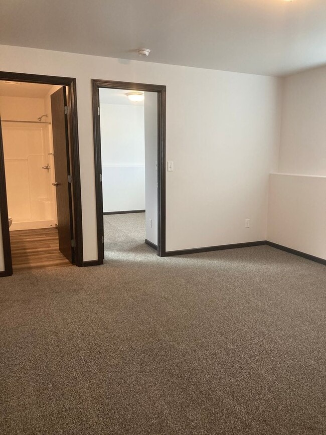 Building Photo - 3 Bed 3 Bath Single Family Home