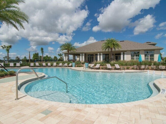 Building Photo - Home in WATERLEIGH Winter Garden!