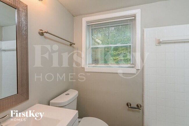 Building Photo - 1475 Greenwillow Dr