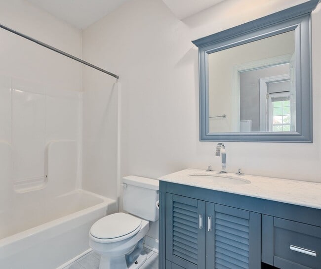 Building Photo - Luxury Living in Mt. Pleasant’s Ellington ...