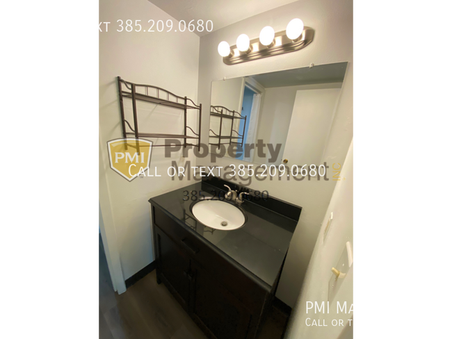 Building Photo - 384 E 1500 S