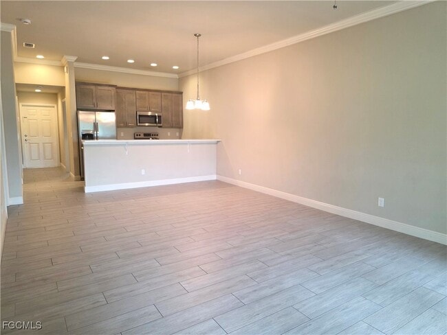 Building Photo - 2022 SW 15th Pl