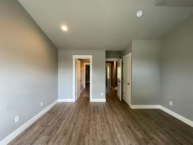 Building Photo - 2020 Build ~ 3Bd/ 1.5Ba Home in Hazelwood Neighborhood ~ Single Car Garage