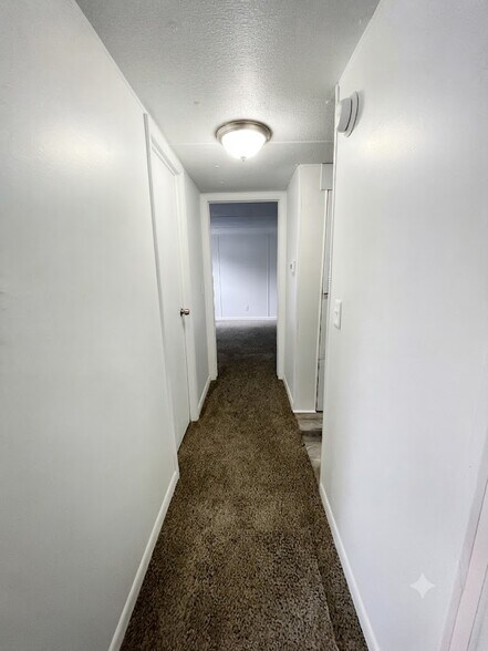 Building Photo - 27 Bellwood Dr