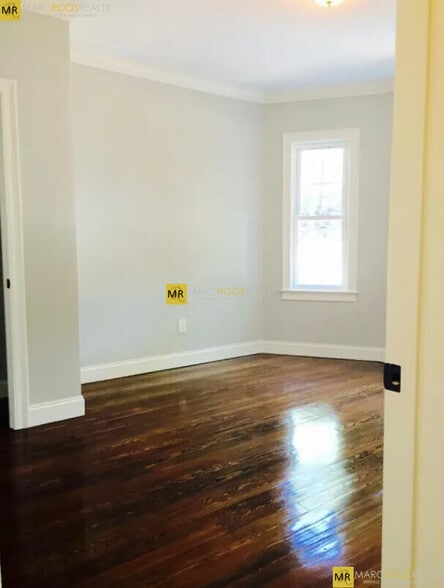 Building Photo - 49 Beech Glen St