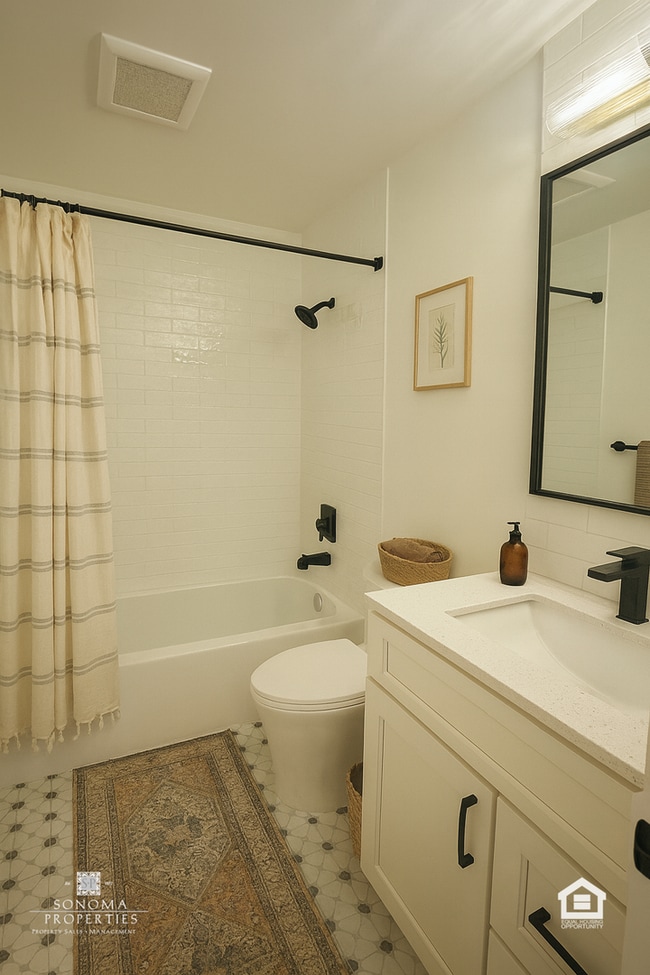 Building Photo - ***PRICE REDUCTION*** Modern Downstairs 2-...