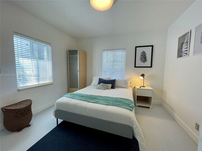 Building Photo - 8036 Harding Ave