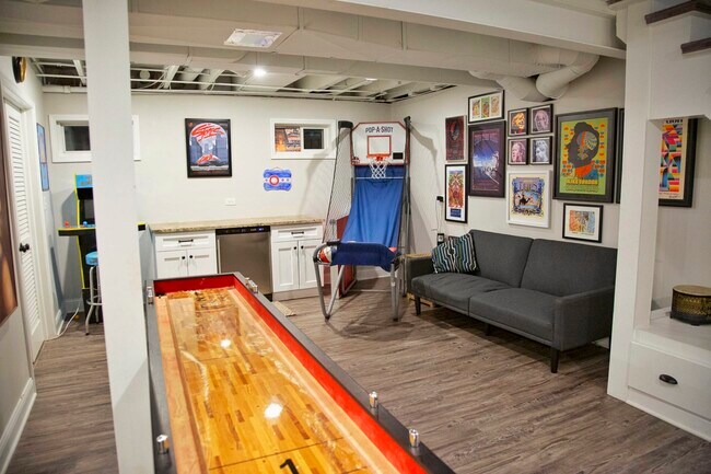 Building Photo - 2S316 Arrowhead Dr