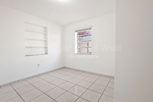 Building Photo - 1531 NW 34th Ave