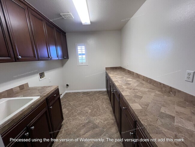 Building Photo - Nice Home For Rent