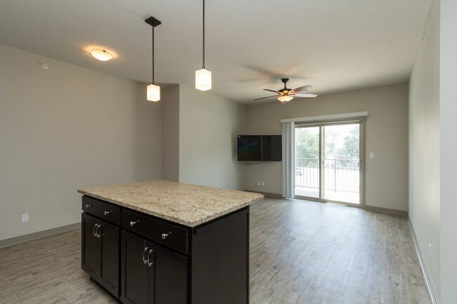 Kitchen & Living Room - The Heights at Lincoln Swing