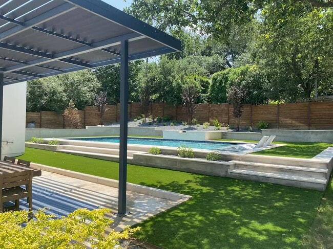 Building Photo - 2109 Barton Hills Dr