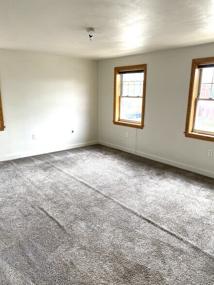 Building Photo - 1224 W 7th St