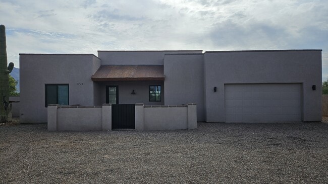 Primary Photo - 5730 N Williams Dr