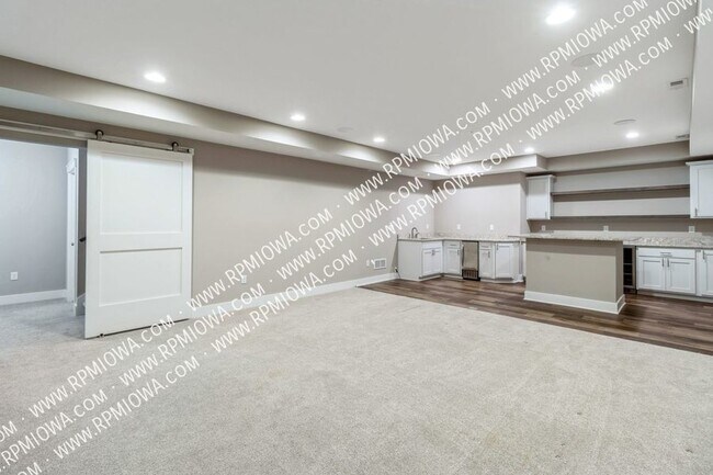 Building Photo - 499 S Bluestone Way