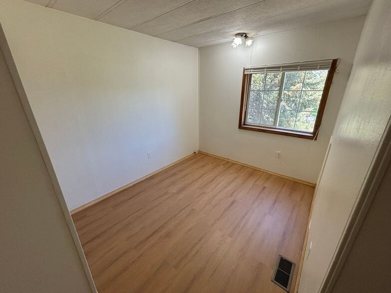 Building Photo - 1162 N 1340 E