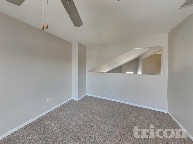 Building Photo - 2005 Alpine Way